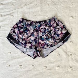 Lululemon Hotty Hot Shorts 2.5”